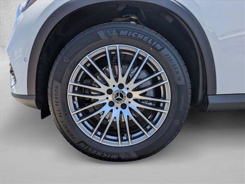 Used 2026 Mercedes-Benz GLC 300 image 23