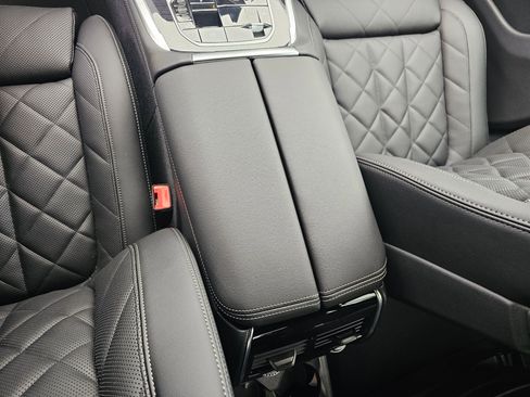 New 2026 BMW X7 xDrive40i w/ Executive Package image 56