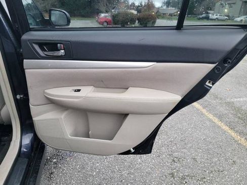 Used 2013 Subaru Outback 2.5i Premium w/ All-Weather Pkg image 17