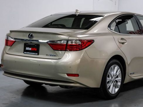 Used 2013 Lexus ES 300h w/ Premium Pkg image 13