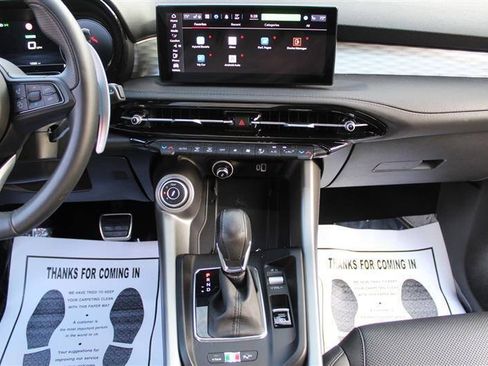 Used 2024 Alfa Romeo Tonale Veloce w/ Premium Interior Package AWD/4WD image 19