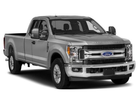 Used 2019 Ford F250 XLT w/ XLT Premium Package image 6