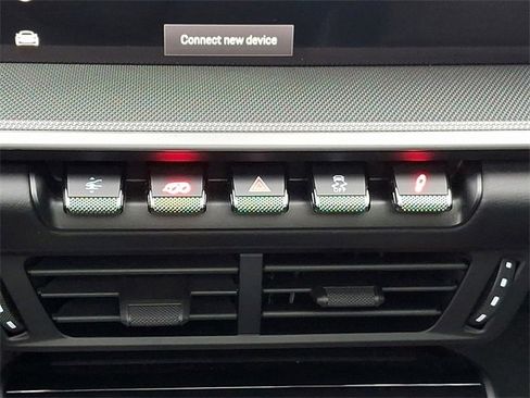 Used 2025 Porsche 911 Carrera image 29