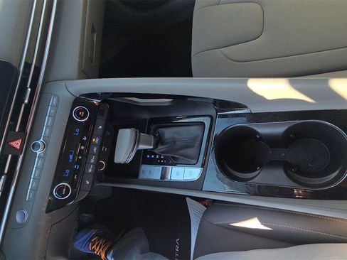 Used 2024 Hyundai Elantra SEL w/ Convenience Package image 26