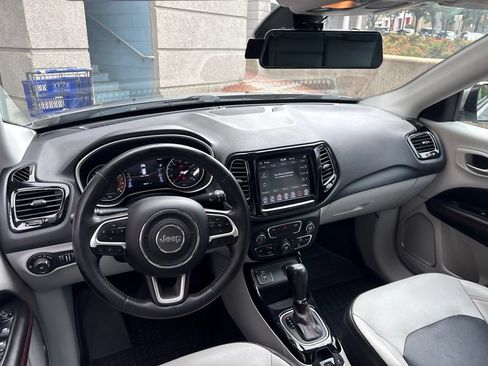 Used 2019 Jeep Compass Limited FWD image 11