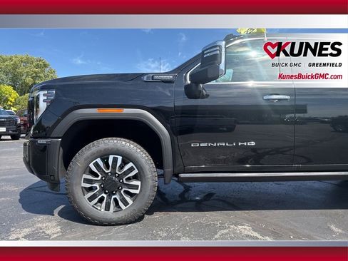 New 2025 GMC Sierra 3500 Denali Ultimate image 14