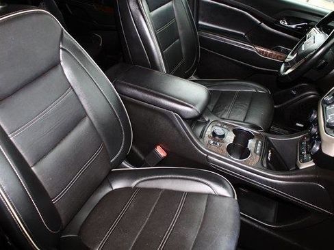 Used 2023 GMC Acadia Denali image 7