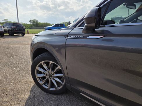 Used 2022 Lincoln Corsair FWD w/ Premium Package image 14