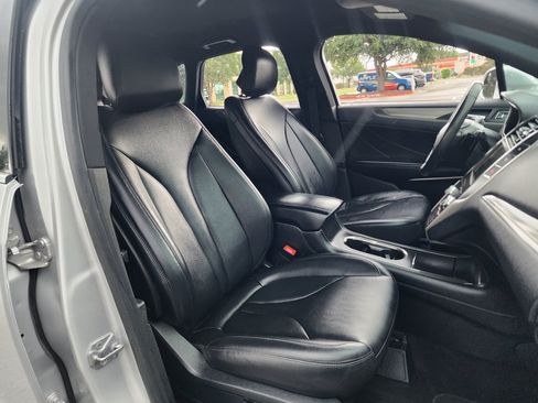 Used 2018 Lincoln MKC Premiere FWD image 11