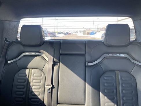 Used 2022 Rivian R1T Launch Edition image 21