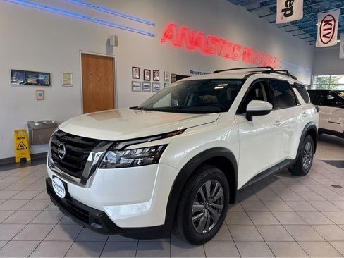Used 2024 Nissan Pathfinder SV AWD/4WD image 8