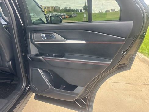 Used 2025 Ford Explorer ST AWD/4WD image 13