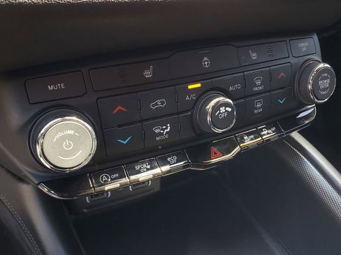 Used 2022 Dodge Durango GT image 32