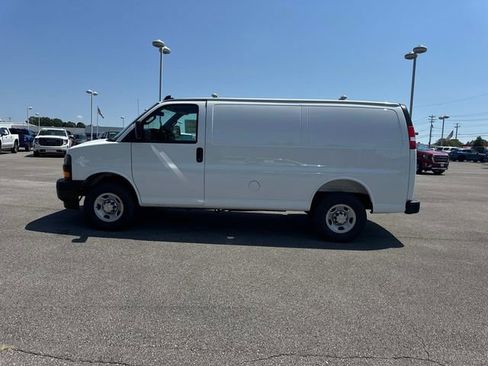 New 2025 Chevrolet Express 2500 w/ Driver Convenience Package image 7