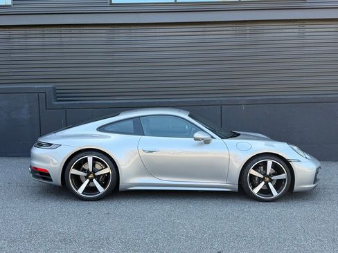 Certified 2024 Porsche 911 Carrera image 11