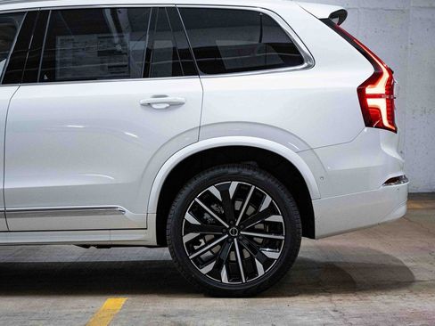 New 2025 Volvo XC90 T8 Plus w/ Protection Package Premier image 4