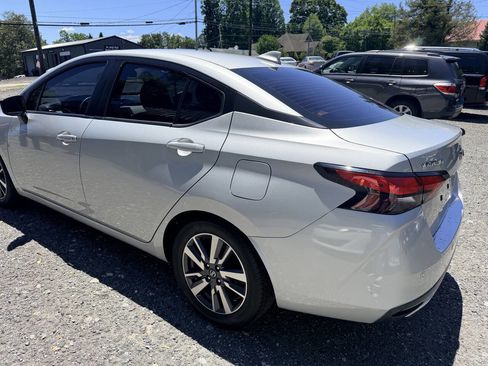 Used 2020 Nissan Versa SV FWD image 8