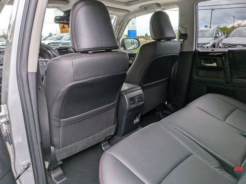 Used 2022 Toyota 4Runner TRD Off-Road Premium w/ Moonroof Package AWD/4WD image 17