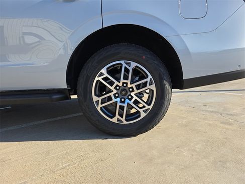 New 2025 Ford Expedition Active image 32