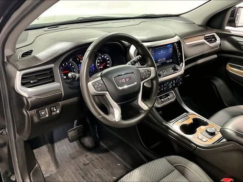 Used 2023 GMC Acadia SLE w/ LPO, Black Accent Package image 17