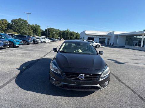 Used 2018 Volvo S60 T5 Dynamic w/ Vision Package AWD/4WD image 2