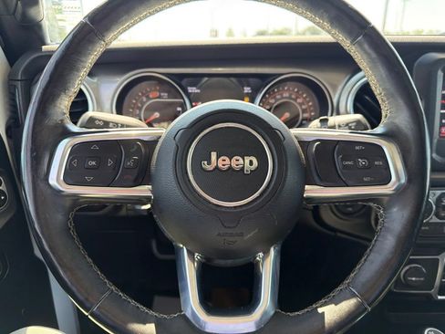 Used 2020 Jeep Wrangler Unlimited Sahara w/ Cold Weather Group AWD/4WD image 15