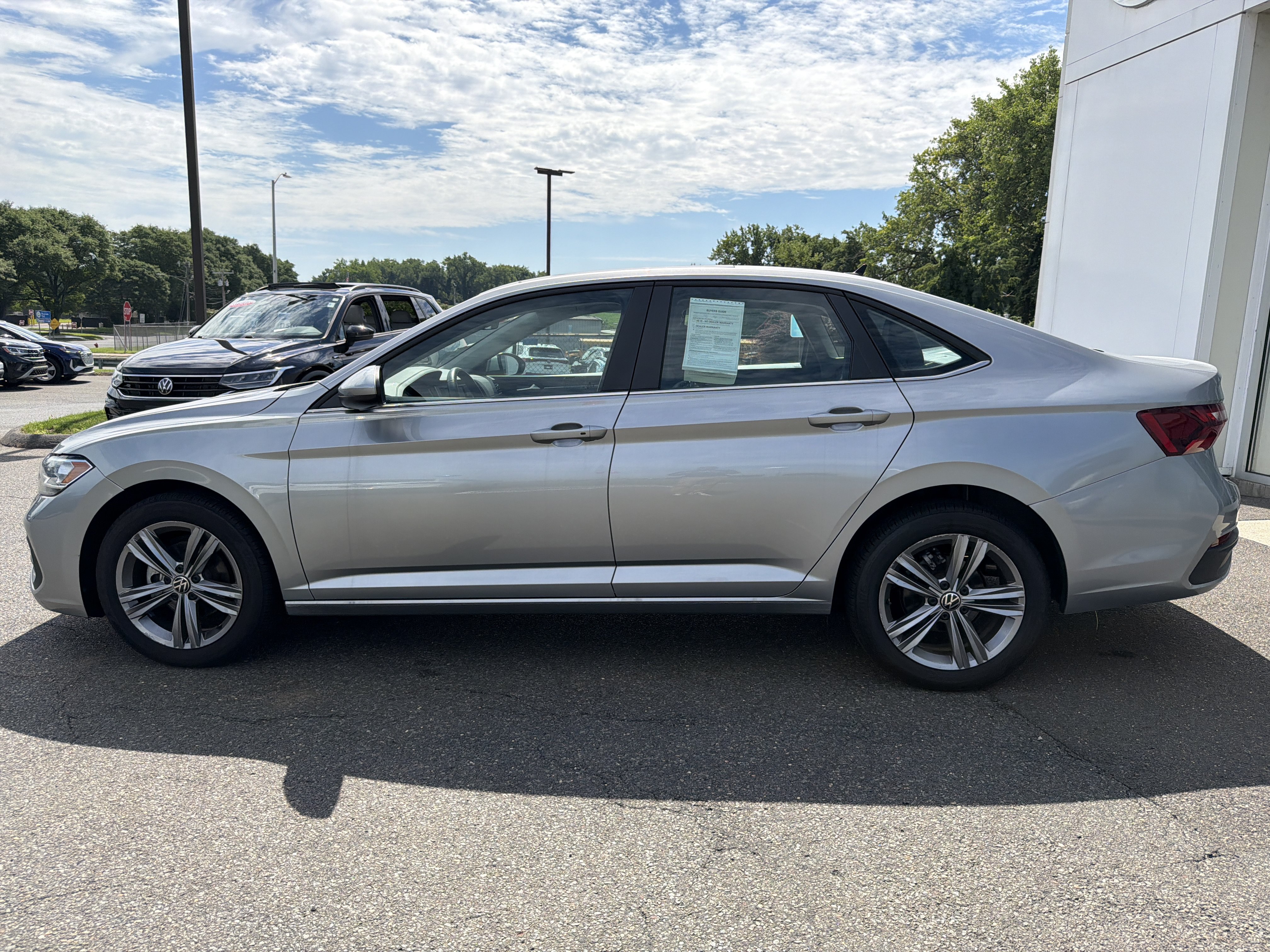 Certified 2024 Volkswagen Jetta SE FWD image 7