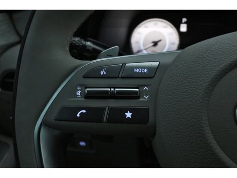 Certified 2025 Hyundai Palisade Calligraphy FWD image 18