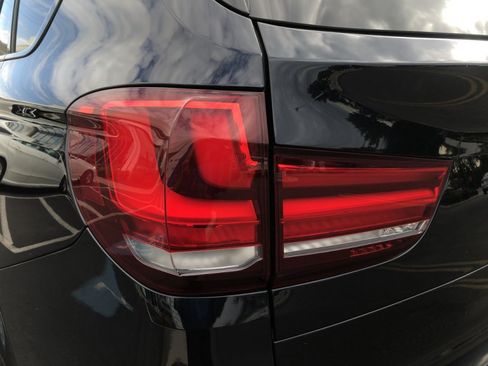 Used 2017 BMW X5 xDrive50i AWD/4WD image 36