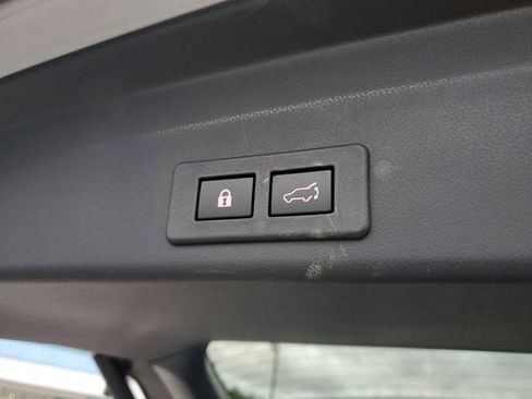 Certified 2025 Subaru Ascent Limited w/ Popular Package #1 image 10