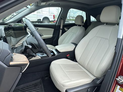 Used 2025 Audi Q5 Premium w/ Convenience Package AWD/4WD image 14