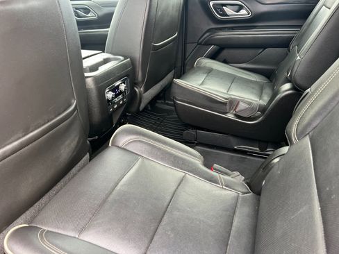 Used 2021 GMC Yukon XL SLT w/ SLT Luxury Plus Package image 3