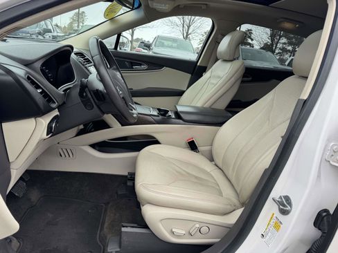 Used 2016 Lincoln MKX Reserve w/ Climate Package image 12