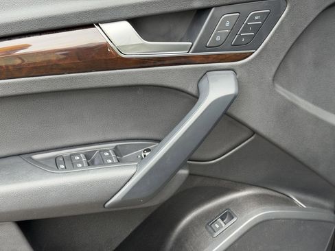 Used 2018 Audi Q5 2.0T Premium Plus w/ Premium Plus Package image 10