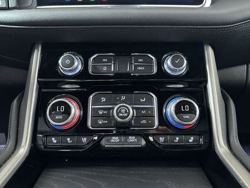 Used 2021 GMC Yukon Denali w/ Denali Ultimate Package image 21