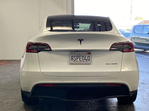 Used 2020 Tesla Model Y Long Range image 3