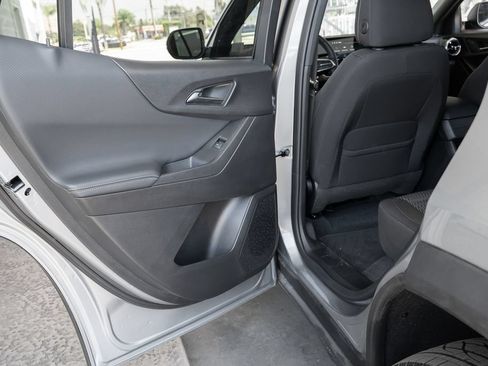 Used 2026 Chevrolet Equinox LT FWD image 36