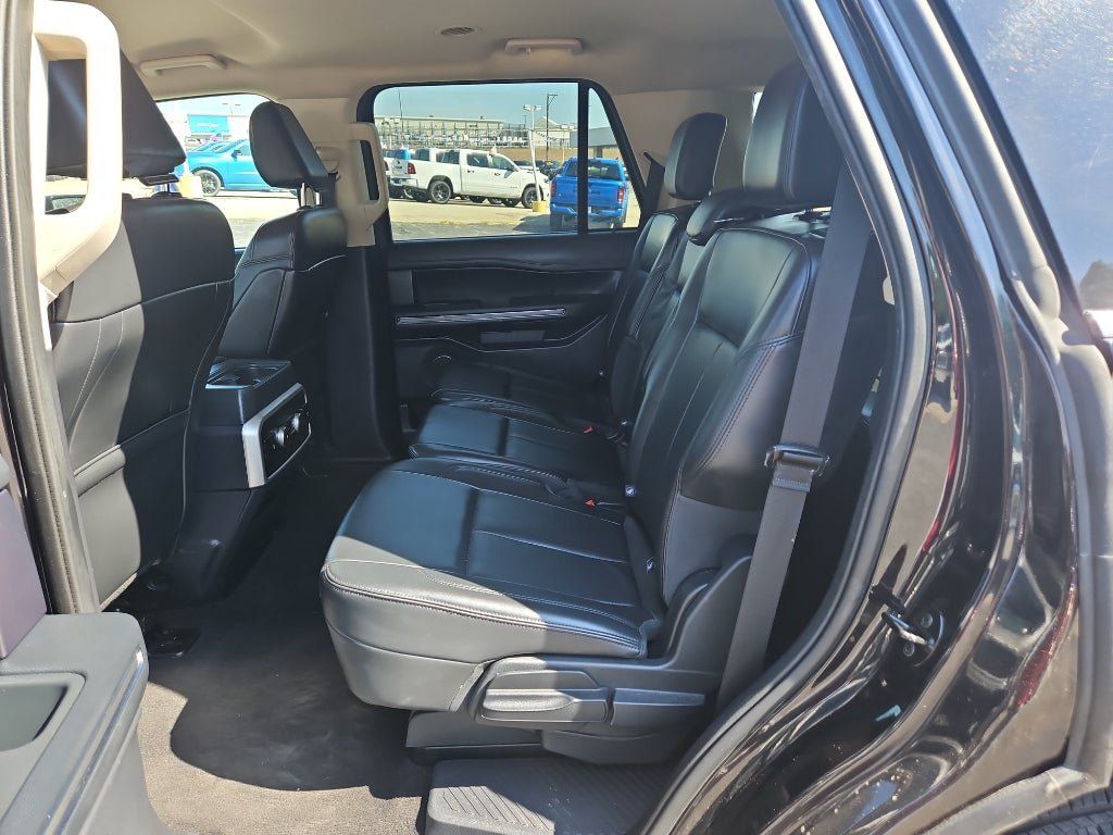 Used 2024 Ford Expedition XLT AWD/4WD image 6