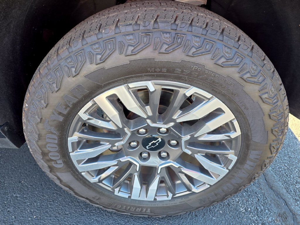 Used 2025 Chevrolet Tahoe Z71 AWD/4WD image 10