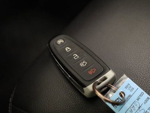 Used 2019 Ford Escape SEL image 33