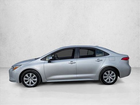 Certified 2025 Toyota Corolla LE image 9