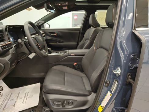 New 2025 Toyota Crown Signia image 9