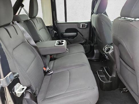 Used 2023 Jeep Wrangler Unlimited AWD/4WD image 18
