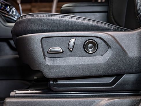 Used 2025 GMC Sierra 3500 Denali w/ Denali Reserve Package image 24