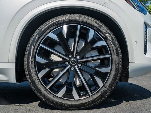 New 2026 Volvo XC90 T8 Ultra w/ Protection Package Premier AWD/4WD image 19