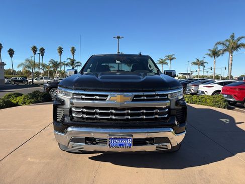 Used 2023 Chevrolet Silverado 1500 LTZ image 2
