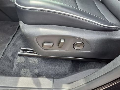 Used 2025 Buick Enclave Preferred AWD/4WD image 43