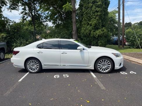 Used 2014 Lexus LS 460 AWD w/ Comfort Package image 2