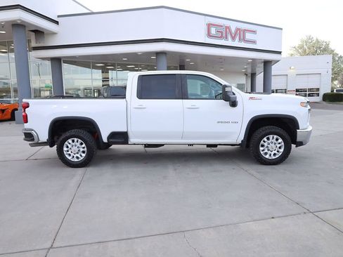Used 2021 Chevrolet Silverado 2500 LT AWD/4WD image 7