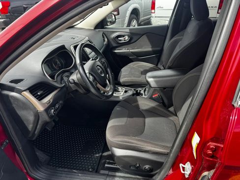 Used 2016 Jeep Cherokee Latitude w/ Comfort & Convenience Group image 12